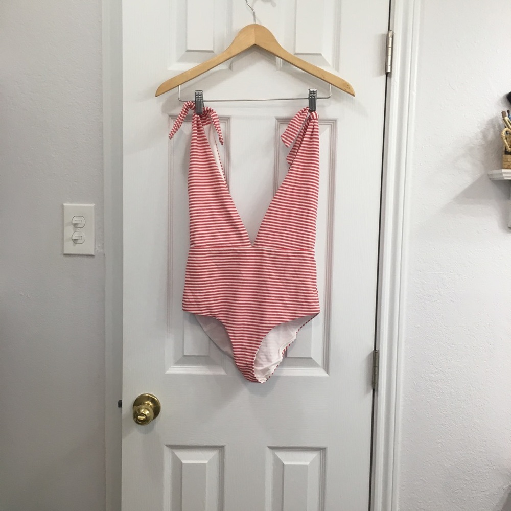 Chic swimsuit